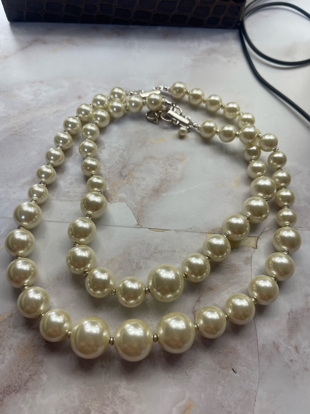 Banana Republic Classic Faux Pearl Necklace - Cream Pearl Strand
